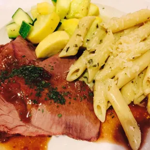 The special this Thursday night was roast beef family-style dinner.  $12