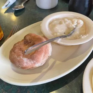Biscuit and Gravy