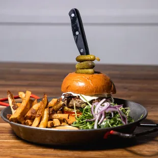 THE MOAB Mother of all Burgers
100% Organic Grass-Fed Sirloin, Grilled Red Onion, Cognac Sauteed Mushrooms, Beef Steak Tomato. mozzarella
