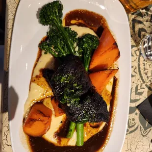 Short rib with polenta and carots