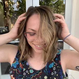 Low maintenance blonde balayage by Lindsey