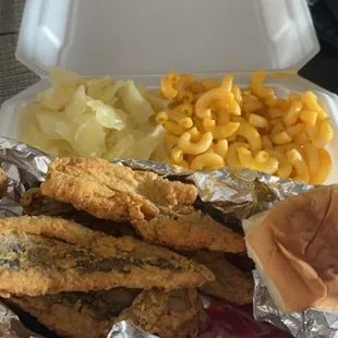 Lg whiting dinner with Mac and cheese and cabbage