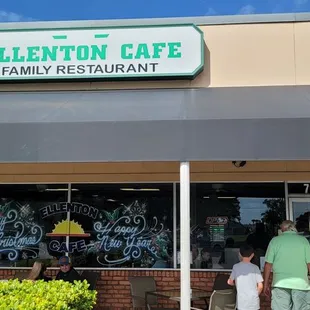 the front of ellenton cafe