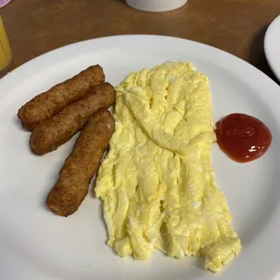 Sausage links with scrambled eggs