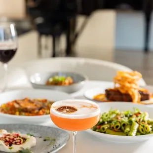 Ellie's Restaurant & Lounge