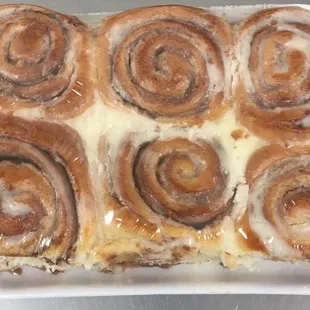 a tray of cinnamon rolls