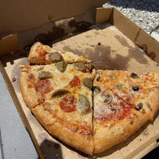 Elliott’s Pizzeria