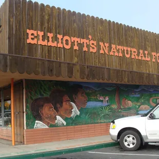 Elliott's Natural Foods store