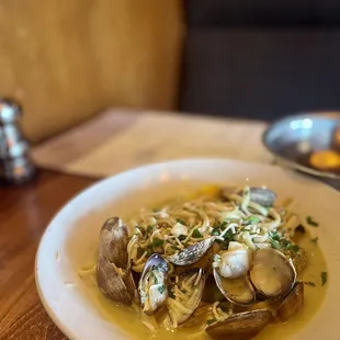 Manila Clam Linguine