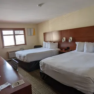 Queen Connected Room