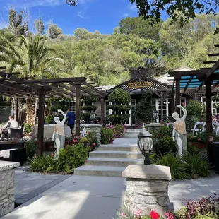 Tasting Room - so pretty here!