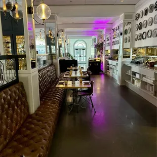 sushi and sashimi, interior