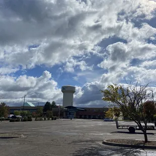 Ice arena trailhead parking