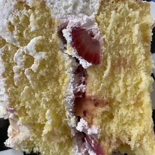 3 small slivers of strawberry in a medium slice.  Disappointed for 30.00