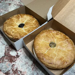 Large apple and blueberry pie