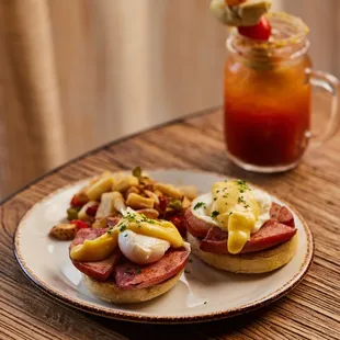 Elm Street Eggs Benedict