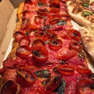 Cups and cups and cups..... Beautiful pizza!