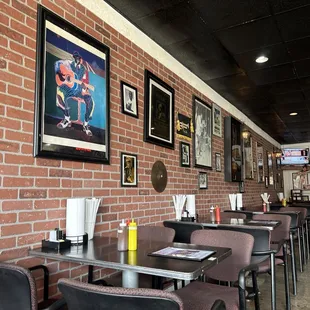 The place gives a very good vibe &amp; supper clean good music.