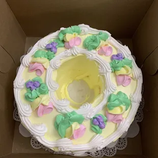 Lovely Daffodil Easter Cake