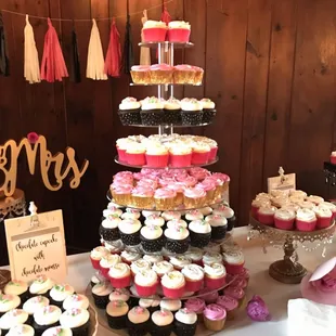 Gorgeous and tasty cupcakes from Elmwood Bakery!