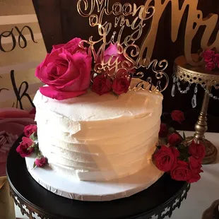 Gorgeous and tasty cupcakes from Elmwood Bakery!