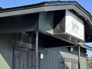 Stella’s On South Flores