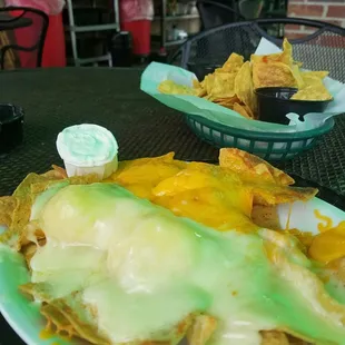 Chili cheese natchos
