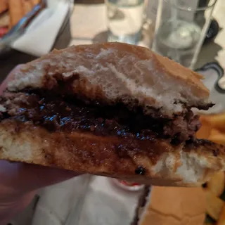 Burger Au Poivre* **