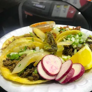 Waited 25 minutes for 4 tacos