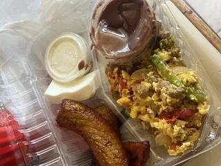 Antojitos Salvadorenos Aminta