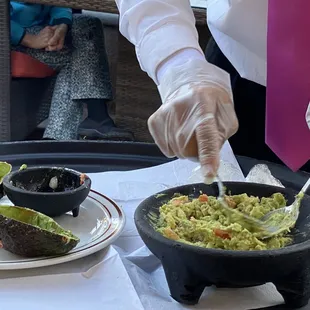 Tableside Guacamole