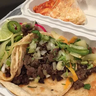 tacos - lengua y carne asada