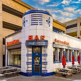 Elwood Bar &amp; Grill Exterior