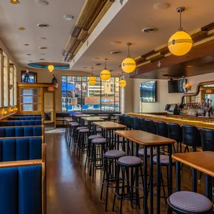 Elwood Bar &amp; Grill Interior