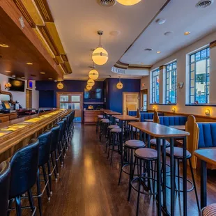 Elwood Bar &amp; Grill Interior