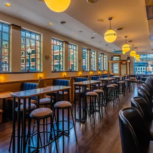 Elwood Bar &amp; Grill Interior