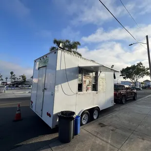 Food truck - by Dale Way and Harbor Blvd