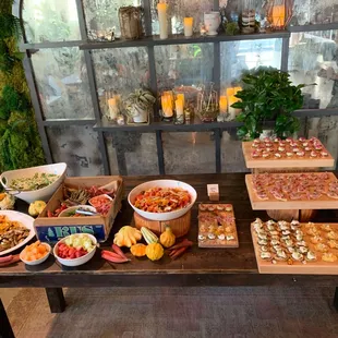 Farmers Market Station &amp; Hors D'oeuvres