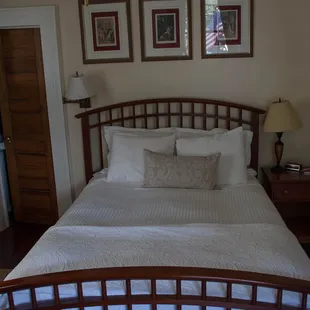 Queen room #102