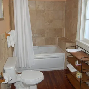 Suite bath