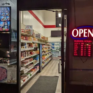 Shoppin' for red bean samanco