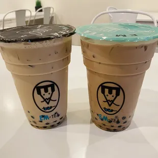 large tiramisu/original black milk tea with boba pearls