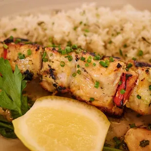 Grilled chicken kebab (yogurt marinade, sweet peppers, shoug)