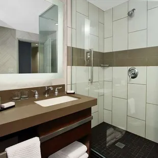 Guest room bath