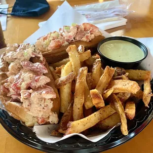 The &quot;Flatlander&apos; Lobster Roll with fries