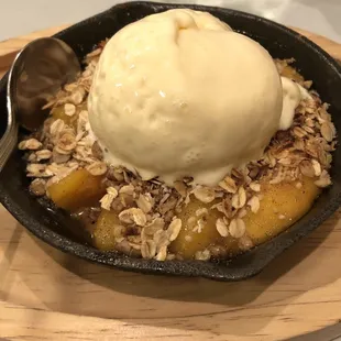 Peach crumble