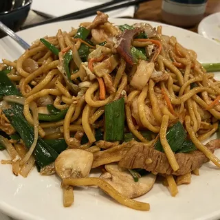 House Special Lo Mein with Chicken, Shrimp & Pork