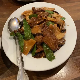 Beef with Black Mushroom & Bamboo Shoots