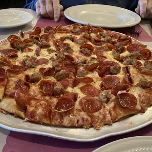Pep/sausage pizza