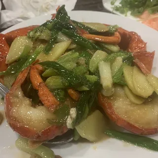 Ginger Scallion Lobster with Emein (